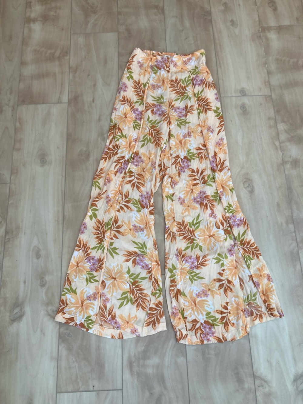 Billabong split spirit floral pants